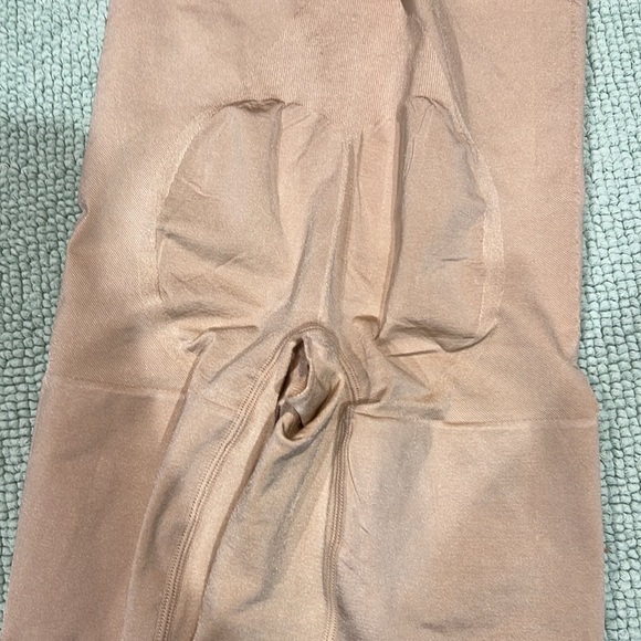 SOANX Oncore high waisted mid thigh shaping shorts - Picture 5 of 5